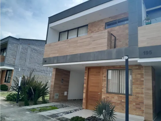 Casa Unifamiliar En Arriendo En La Ceja, Unidad Cerrada Aguafresca