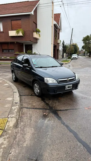 Chevrolet Corsa 1.8 Gl Aa+da
