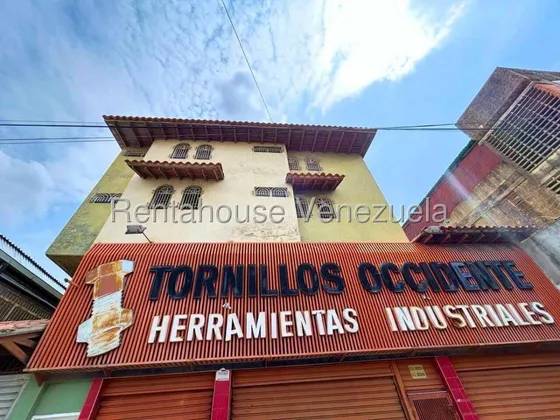 Amplio Y Conservado Apartamento En Venta Centro De Barquisimeto. Calle 42 / 25-19674 As-ab