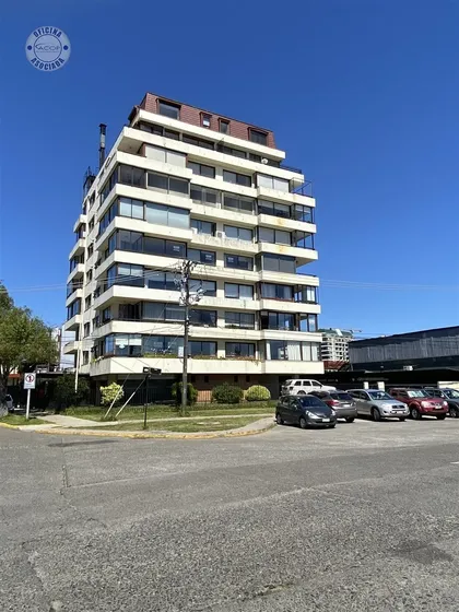 Arrendamos Céntrico Departamento Dúplex Con Estacionamiento.