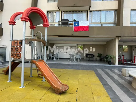 Se Arrienda Studio Con Bodega A Pasos De Metro El Parron