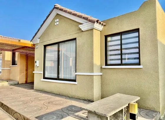 Se Vende Hermosa Casa En Sector Costa Laguna