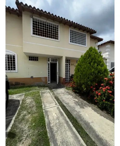 Se Vende Townhouse Obra Gris 140m2. villas De Buenaventura.
