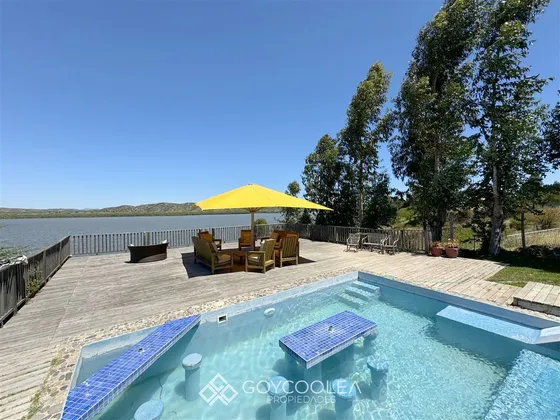 Casa En Venta De 6 Dorm. En Las Cabras