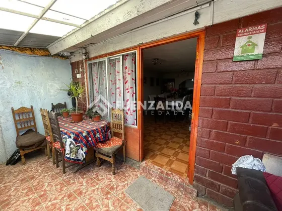 Casa En Venta De 4 Dorm. En Pudahuel