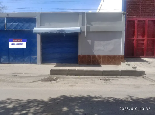 Alquiler De Un Local Comercial, Calle Páez, Maracay.