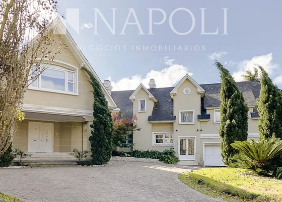 Venta De Imponente Propiedad De Categoría, Saint Thomas Sur