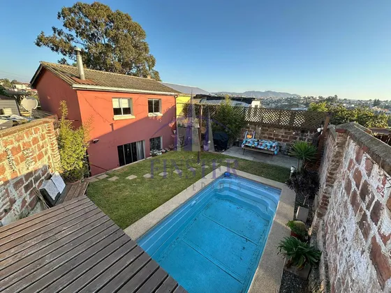 Hermosa Casa Con Patio Y Piscina Excelente Sector Quilpué