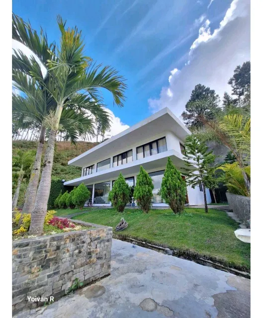 Se Vende Bella Casa Urb Club De Campo