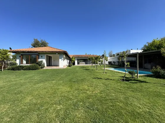Maravillosa Casa En El Club De Golf Los Lirios.