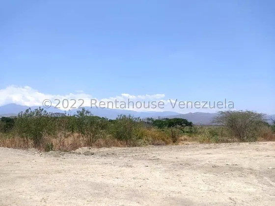 Terreno En Venta Ubicada En La Julia Intercomunal Maracay-turmero, Fvina 25-15993