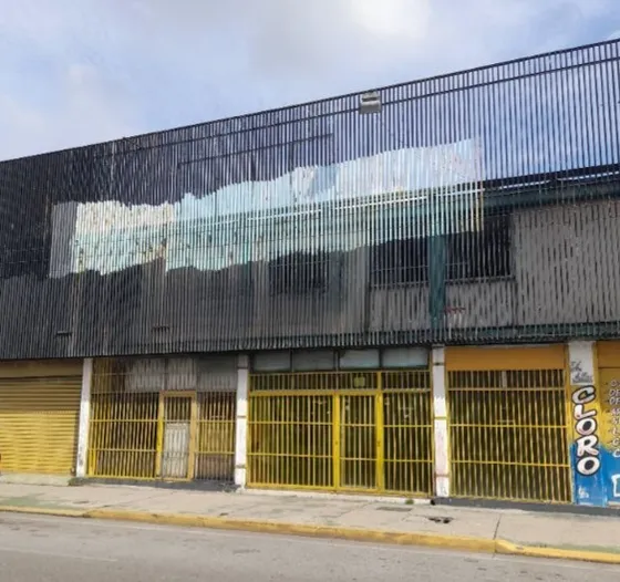 En Venta Local Comercial, Av. Bolívar Oeste. Yb7263 