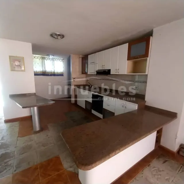 Hermoso Townhouse De Tres Niveles Ubicado En Valle De Chara, Caracas