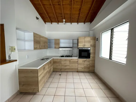 Venta Casa Calasanz 2 Niveles