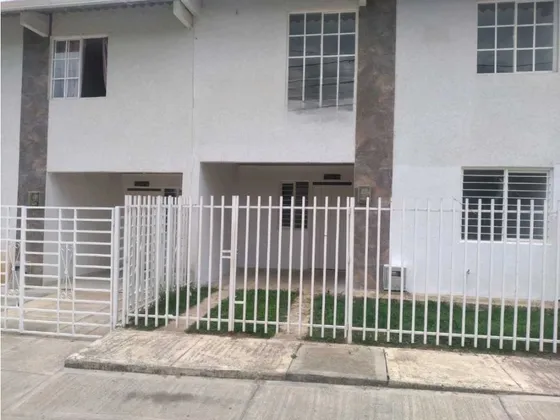 Casa Para La Venta En Sevilla Valle De Dos Pisos