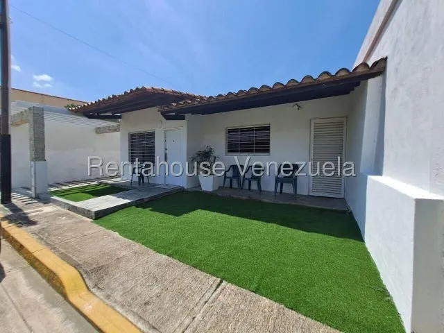 Daniela Linarez Vende Casas Acogedora En Excelente Urbanizacion De Cabudare Con Cocina Equipada Acabados De Primera Con Todo Lo Basico Contactame                                                       