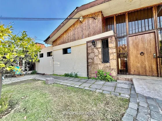 Casa En Venta De 8 Dorm. En Vitacura