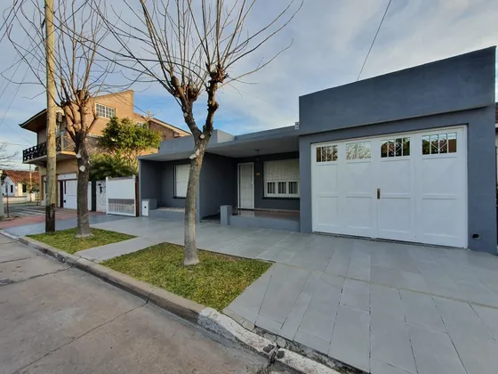 Venta Casa Monte Grande . Apta Credito