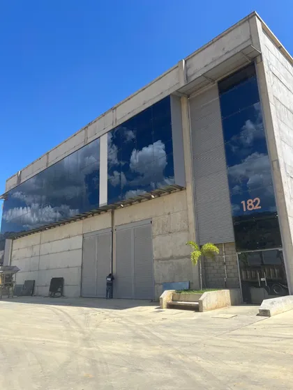 Girardota Bodega 2.300m2 Rentando 0.7%