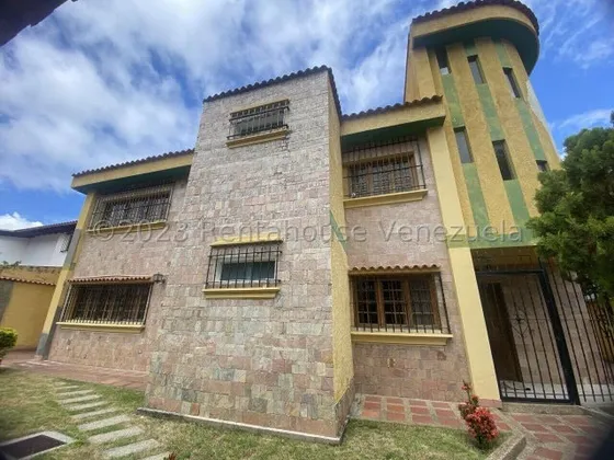 Apartamento En Alquiler Colinas De Los Ruices 24-13328 Lv
