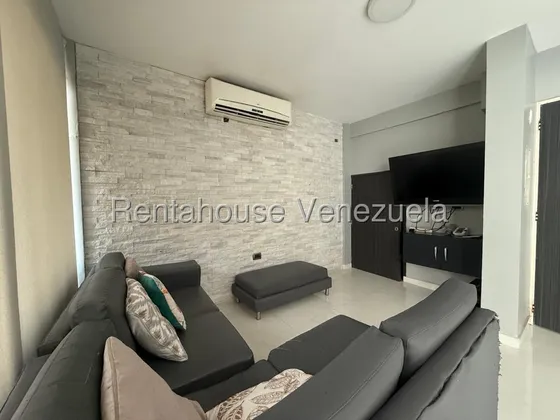 Julian Galindez Vende Exclusiva Casa En Ciudad Roca Barquisimeto #25-24685