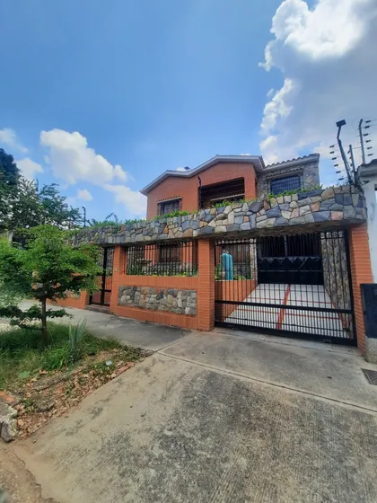 Yannet Inmuebles Vende Casa Con Anexo En La Trigaleña Uso Comercial Residencial