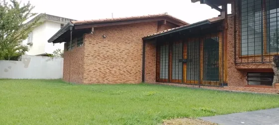 Ym Comoda Casa De Tres Niveles Ubicada En Caurimare