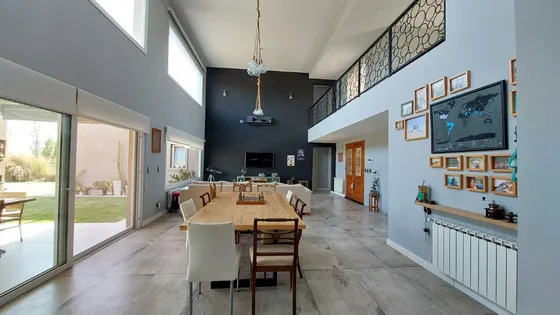 Casa De 5 Ambientes En Venta En Country Terravista, General Rodriguez