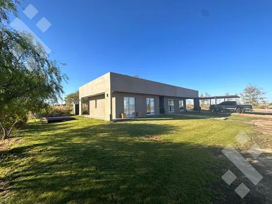 Venta Casa 2 Dormitorios - Villa Tenis Club - Mari Menuco