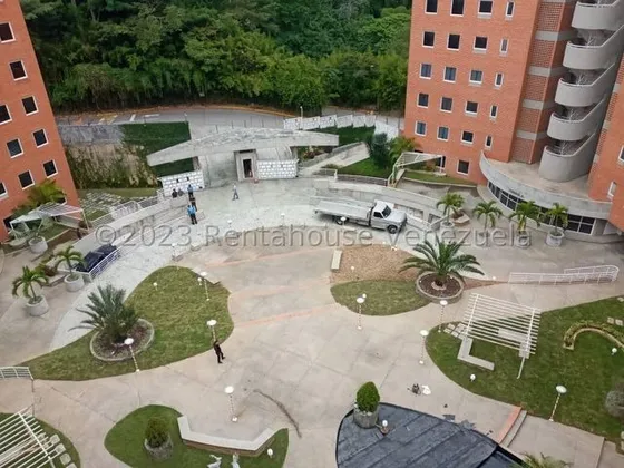 Agp Apartamento En Venta En El Cigarral, En Edificio Nuevo, Con Clima Fresco Sin Falla De Agua 24-13922 Ys 