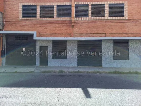 Galpon En Alquiler Barquisimeto  Zona Centro Codigo 2  5  1    5  8 Mildred Excelente  Zona Centrico Para Tener Tu Negocio Galpon Y Oficina  Ideal Para Desarrollar Cualquier Actividad Comercial