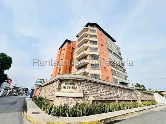 Apartamento En Venta En El Centro De Cagua 25-21367df