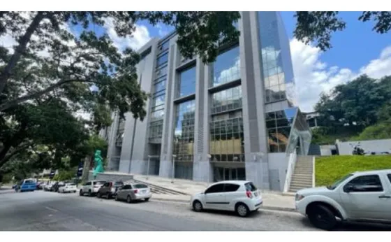 En Alquiler Oficina 320m2 Santa Paula Obra Gris