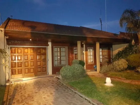 Venta De Hermosa Casa En  Merlo-parque San Martin.