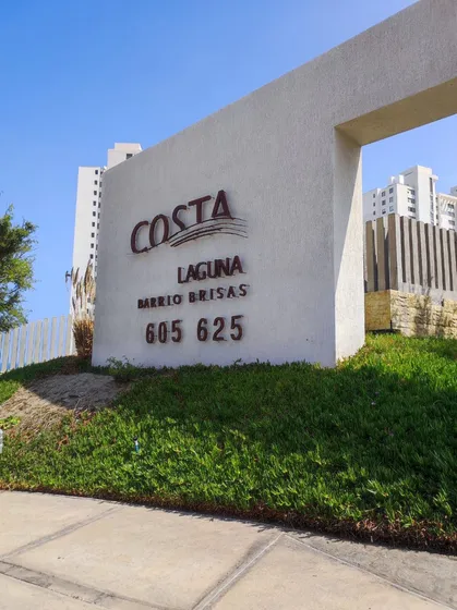 Casa Con Terraza Y Quincho Con Acceso A Laguna