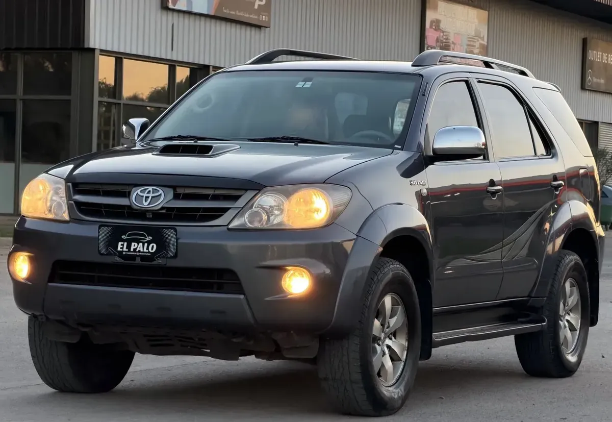 Toyota Hilux SW4 3.0 I Srv At C/cuero 4x4 (2009)