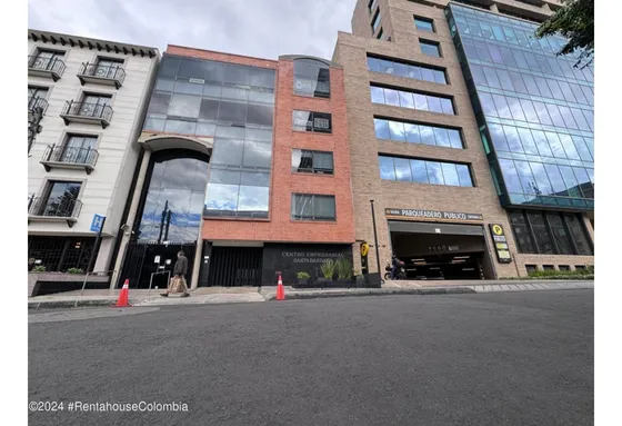 Comercial En  Bogota Rah Co: 25-1666