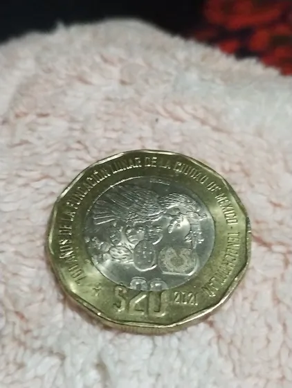 Es Una Moneda De $20.00 Conmemorativa A Los 700 Años Lunar 