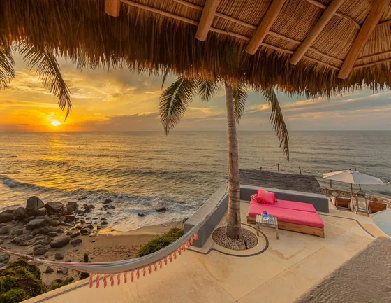Hotel En Venta Sayulita, Jalisco Inigualable ¡200 Metros Lineales De Playa!