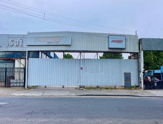 Excelente Bodega  En  Venta Sector Paicavi De Forma Alargada