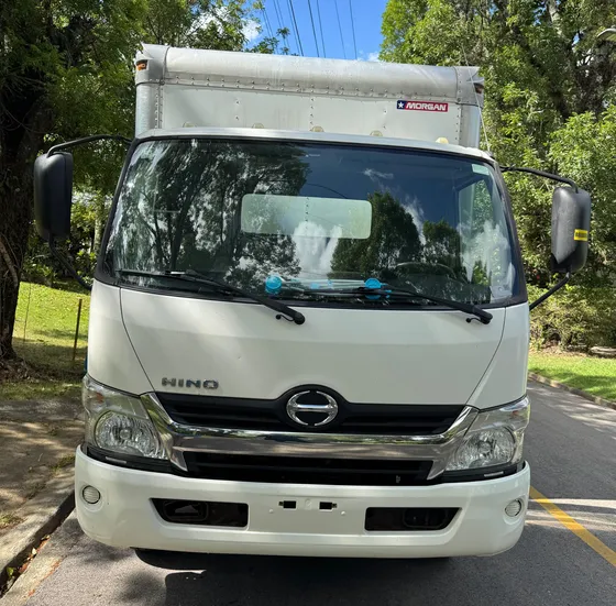 Camion Hino Canter