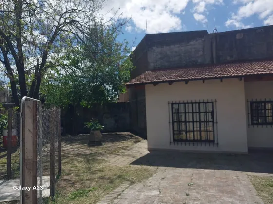 Casa 2 Amb  En Glew A Metros De Hipolito Yrigoyen!!!!!