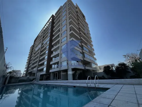 Departamento En Venta De 3 Dorm. En La Reina