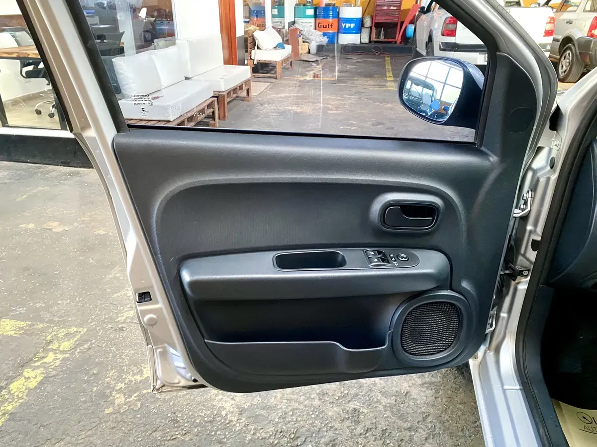 Fiat Mobi 1.0 Like5504057540411596819