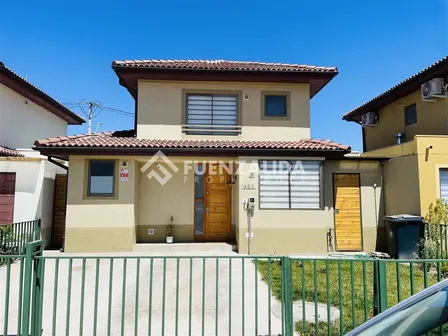 Casa En Venta De 3 Dorm. En Isla De Maipo La Reserva