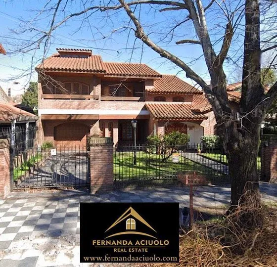 Importante Chalet De Excelente Ubicacion En Monte Grande. Ideal Desarrollistas