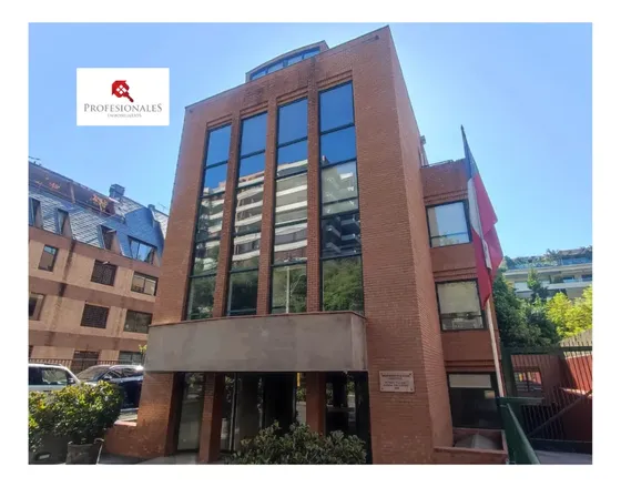Oficina En Arriendo Con 2 Estacionamientos.