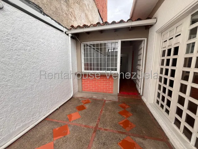 Alquiler Estupendo Local Comercial En Prestigiosa Zona Comercial Al Este De La Ciudad En Plena Urb, Nueva Segovia Ideal Para Desarrollar Cualquier Tipo De Negocio Barquisimeto Mehilyn Perez Tu Asesor 