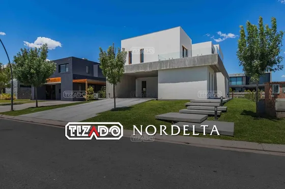 Casa  En Venta En Carpinchos, Nordelta, Tigre