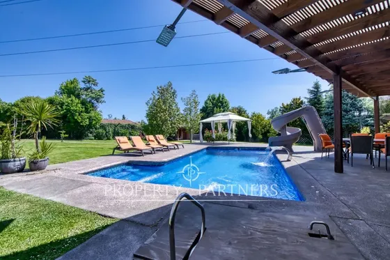 En Venta Casa Excepcional Con Gran Terreno Sector ...